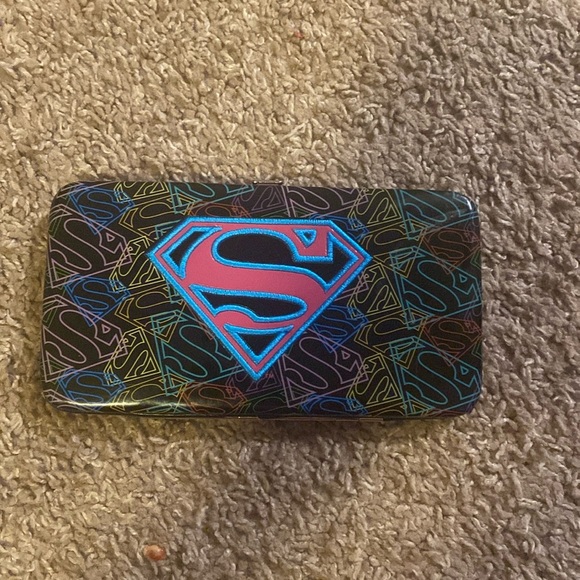 Hard Case Flip Hinge Wallet Superman Logo Hero DC Comics Clutch - Picture 5 of 16